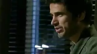 حركة غير متوقفة: فتاة جميلة تركب، تأخذه، وتقذف بقوة