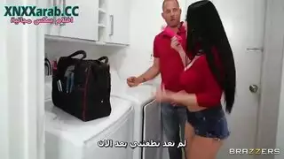 هذا الثقب المبلل يحتاج قضيبًا حقيقيًا، ليس مجففًا