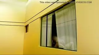 جماع علني في المتجر: سكس أجنبي جامح في الممرات