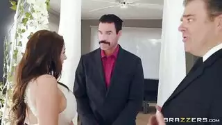 نجمات بورن شقية تفرز السوائل على قضيب أسود كبير