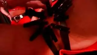 فتيات ثنائيات الجنس تحتفل بممارسة جنس جماعي ونيك