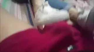 مراهقة جميلة تأخذ قضيب العضلات الضخم بعمق