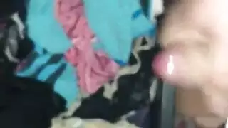 ثونغ زوجة أبي منقوع بإثارتها