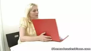 ثلاث طالبات مثيرة تمارس السحاق بعد المدرسة