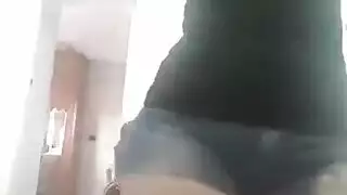 معركة رقص عارية إكس إكس إكس بين نجمات البورنو العرب منى وشيماء