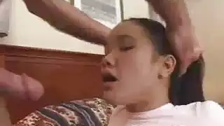 مشهد صريح: نجمه عارية في الحركة