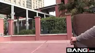 تدليك الزب والكس بحرارة ثم رضعهما حتى القذف