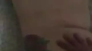 العاهرة الآسيوية الموشومة تحصل على حشو فتحاتها وتأشير مهبلها بقوة