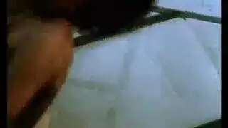 شقراء ممحونة نار نائمة مع جارها