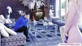 شقراء جامعية تعشق نيك الكس من زب صاحبه الجامعي