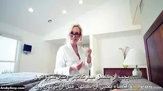 بنت تعلم اهو صغير نيك