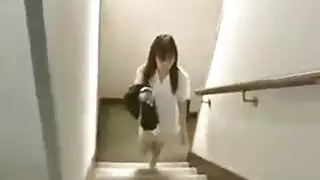 إيروتيكا يابانية: لقاء رجل ناضج ومراهقة