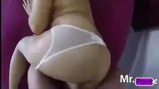 ثديي المشاهير عاريان: مشهد إباحي لكارينا كابور