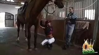 تركيز على مؤخرة هائلة فعل شرجي قاس