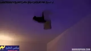 جنس مرعب خائف من الخروج، لذا يمارسان الجنس بدلاً من ذلك