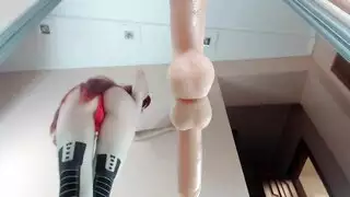  مراهقة شقراء تأخذ نيك إباحي وحشي بدلاً من جلسة الجنس الروتينية