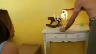 شاب عراقي ينيك بنت جارته دلوعه خجوله ويطلب منها تمص زبه