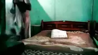 بورن مثلي قاسي مع رجال ملتحين ذوي شعر كثيف