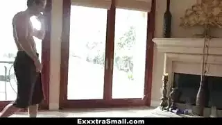 من المغازلة إلى الإباحية: مراهقة تحصل على حلق وفرج مملوءين