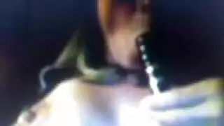 شباب يخدمون رجالاً ناضجين متحمسين