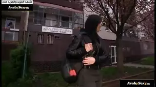 مدفوعة نقداً: جنس شرجي ومهبلي علني في الشارع