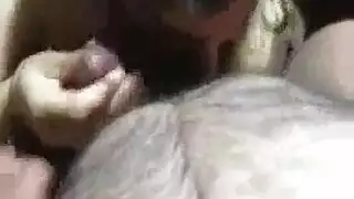 رجل عربي مسيطر يهيمن على زوجة الخنوع في مشهد فموي