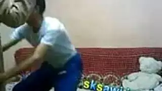 فيلم إباحي عربي: كريم يدفع في فرج أم نوال الضيق