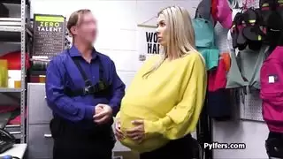 محارم اب يهدد بنته ان