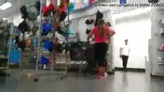 اختراق مزدوج لإلسا جان في مشهد غرفة نوم ساخن