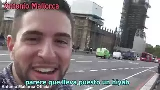 فتاة عربية تأخذ قضيب الشاعر السميك