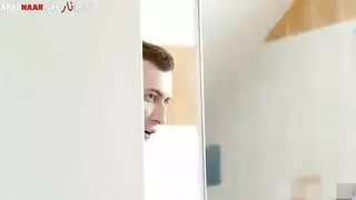 زوجة الأب الخائنة تُبتز من قبل ابن الزوج لأجل بورن عنيف