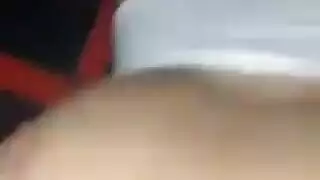 جلسة جماع سريعة: فتاة مصرية تأخذ قضيباً عدوانياً