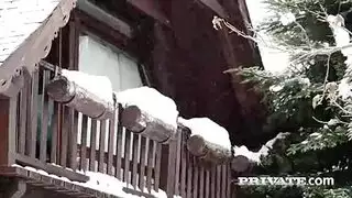 فحل أسمر يضرب فتاة بيضاء كالقشدة‬