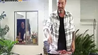 خيال الدياثة: مشاهدة صديقي يدمر فرج زوجتي