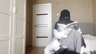 فتاة مورو كبيرة المؤخرة تأخذ شرجاً خشناً إكس إكس إكس