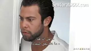 ينام خلفها وينيكها وتضن انه زوجها6admu3edlsox