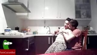 سكس خالته على السرير