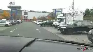 جنس حار غير متوقف: شقراء وفتاة سمراء تئن عند القذف