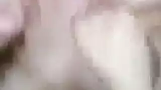 أخت شقراء تأخذ قضيباً في الحلق والمهبل بقسوة