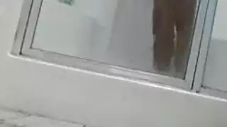 ثقوب الكلبة تحطمت في إباحية عنيفة