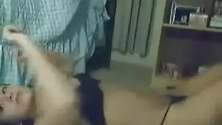 سحاقية مثيرة تستمتع بألعاب ضرطة قبل الجنس