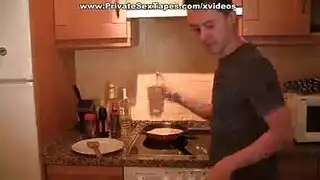 عاهرات غرفة التخزين: إباحية صريحة غير مقطوعة