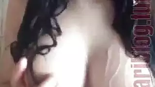 بورنو مراهقات فردي: استمناء الفتاة التركية الجامح في الحمام وأنينها