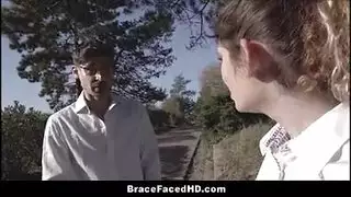 ملكة الحلق العميق تأخذ قضيبًا صلبًا وتنكح بقوة