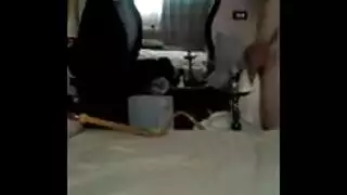 الزوجة العربية ذات الصدر الكبير سارة في جنس صريح مع زوجها