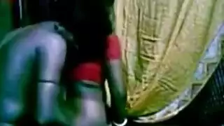 مشاهد ذكورية بحتة: أولاد مستقيمون في جنس مثلي صريح مع ألعاب