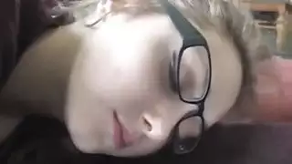 خضوع تام: عبد مقيد ومكمم لممارسة جنس عنيف