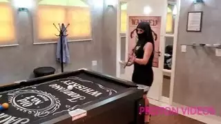 الاخت المامحونة تفوز برهان ف سكس محرم