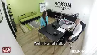 خطوة يائسة لموظفة فرنسية: خدمات جنسية للتوظيف