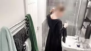 امهات بتتناك في الحمام كن ابن زوجها